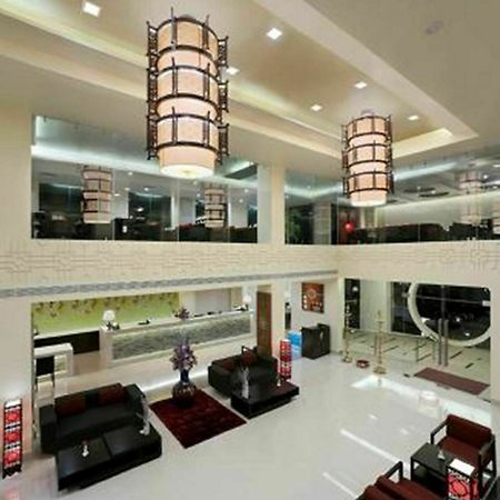 Hotel Sara Regency Kumbakonam Esterno foto