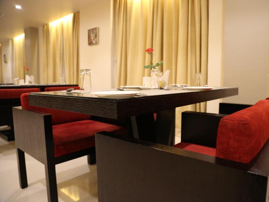 Hotel Sara Regency Kumbakonam Esterno foto