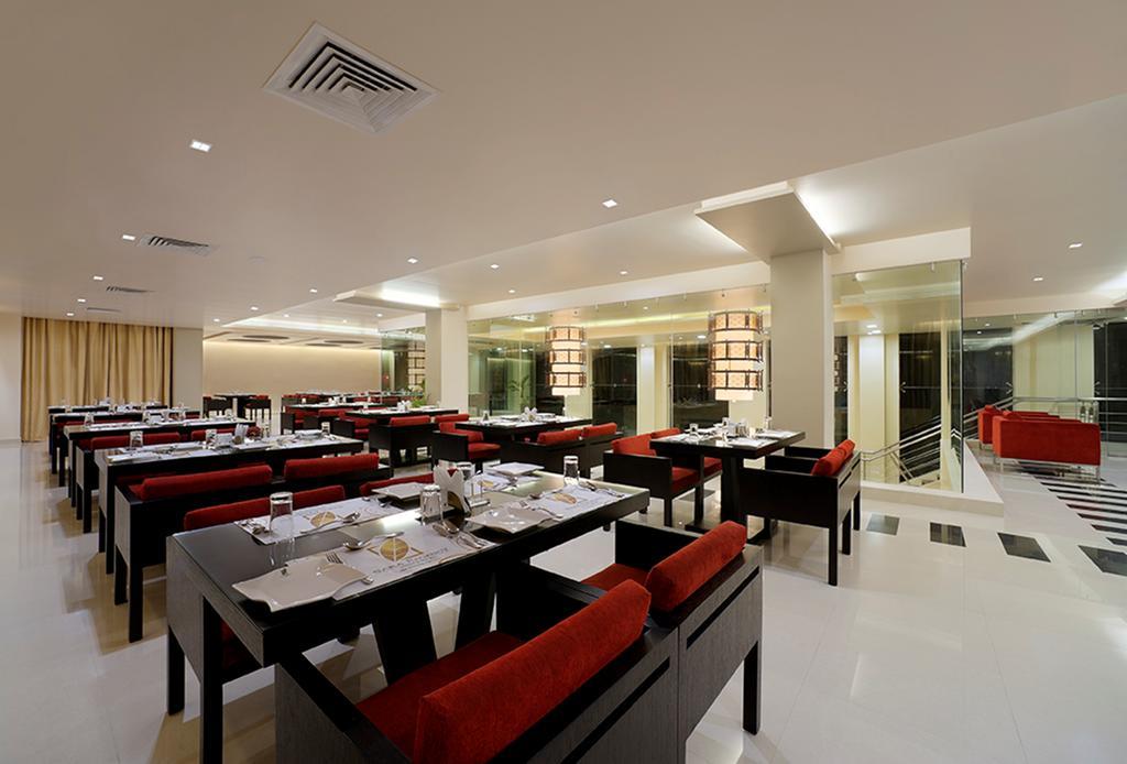 Hotel Sara Regency Kumbakonam Esterno foto