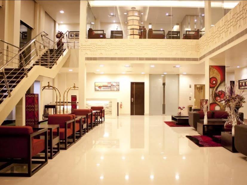 Hotel Sara Regency Kumbakonam Esterno foto