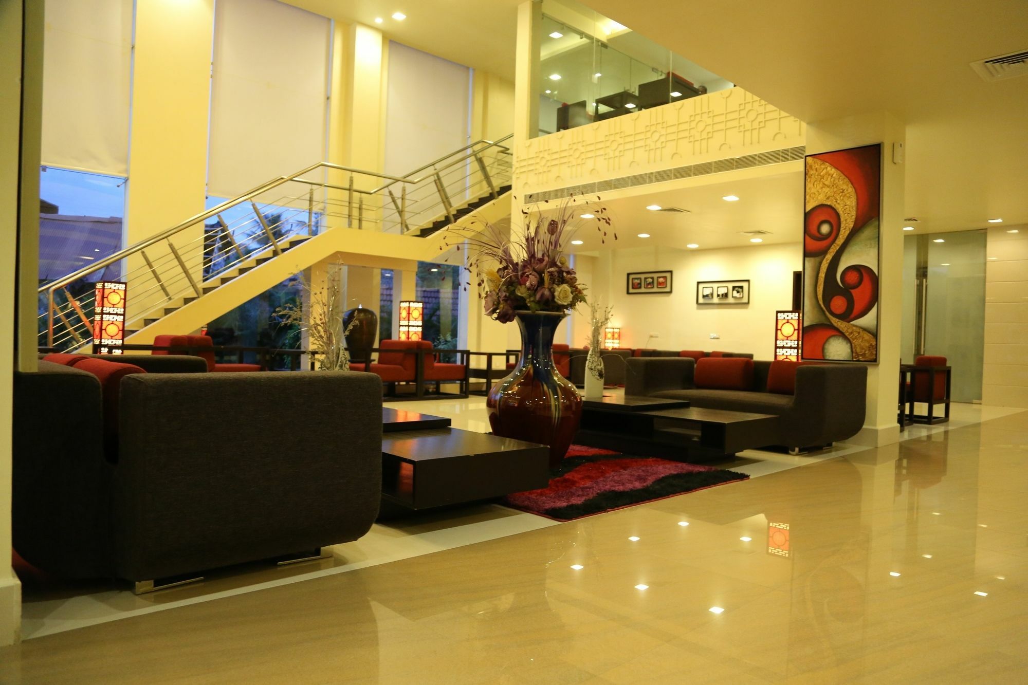 Hotel Sara Regency Kumbakonam Esterno foto